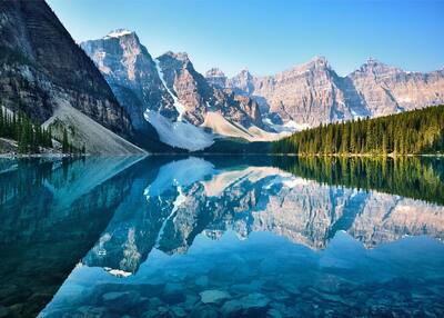 canada-alberta-banff-banff-nationalpark-moraine-lake-john-lee-unsplash